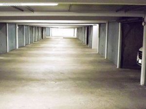 AV garage-box 13 M² fermé 24.000