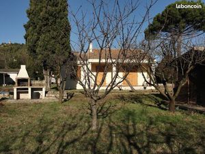 Maison plein pied 84 M2 à 2 pas de centre village Lamanon