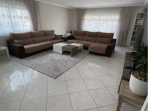 ? Rumilly – Grand logement type maison 170 m² au 1er étage – 4 chambres – double cuisine –