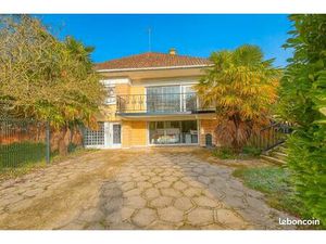 Propriété 5 pièces 148 m²