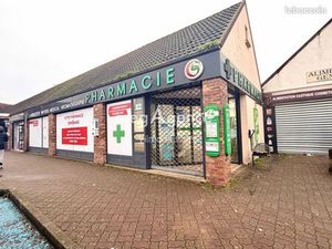 Local commercial 105 m² SENS