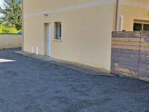 Pessac Magonty T3 commerces à pieds