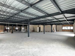 Local commercial 700 m²