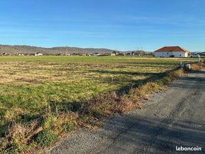 Terrain constructible 1037 m2 viabilisé