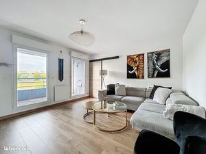 T2 rénové avec balcon & parking bègles