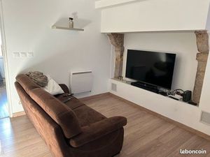 T2 rénové 45 m² avec cour privative – Centre Saint-Amour