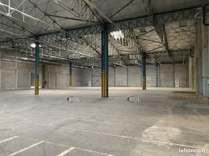 Local industriel 8 345 m²