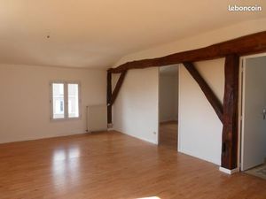 Appartement au 1er étage avec 2 places de parking privé