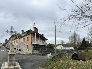 Maison de caractère 140 m² – 4 chambres – balcon sur la Baïse – Lasseube