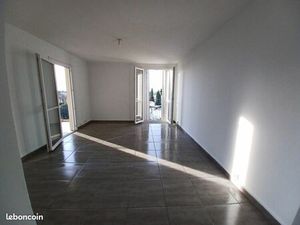 Appartement T5 avec terrasse  parking et cave – Dernier étage SANS ASCENSEUR