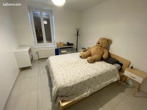 Appartement T3 meublé proche A77  ISAT et FAC de droit