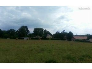 Terrain 1 350 m² Montcaret