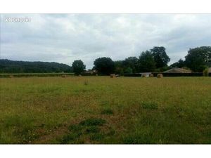 Terrain 3 020 m² Montcaret
