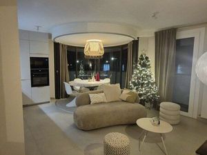 Apparemment meublé et équipé à louer