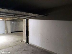 Box à louer proche Croix de Chavaux