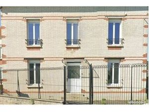 A LOUER LOCAL PROFESSIONNEL  situé à LE MESNIL SUR OGER sur la D9