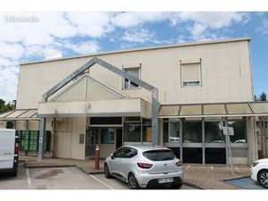 Immeuble 622 m² Tavaux