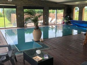 Super maison piscine intérieure vue sur les Pyrénées