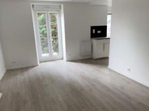 Joli T2 entièrement rénové centre ville proche commodités