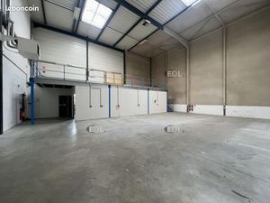 Local d'activité 1 010 m²