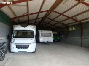 Emplacement pour stockage ou hivernage campingcar caravanne batteau voilier