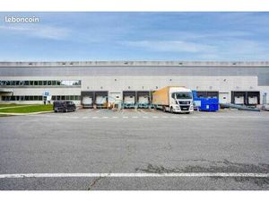 Local logistique 6 903 m²
