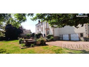 Maison 8 pièces 335 m²