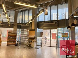 Local commercial 282 m²