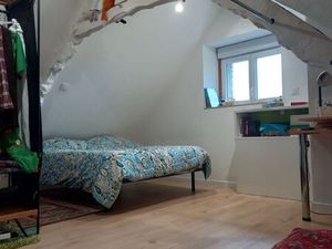 Maison rénovée  terrain de 800m2  puits  carport  chambre bureau 