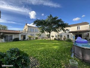 Gîte 13 pièces 312 m²