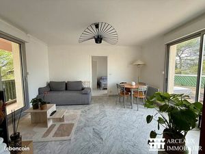 Montpellier - Faculté de Pharmacie ~ Appartement 2 pièces en dernier étage