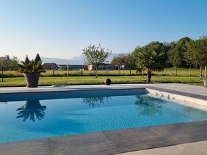 Maison avec piscine et grand terrain RIVES