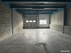 Local bureaux 276 m²