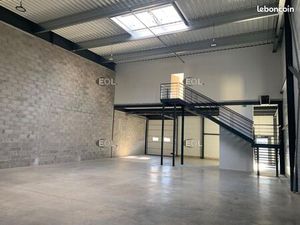 Local d'activité 302 m²