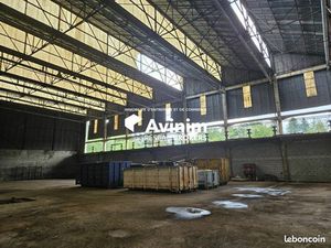 Local 1905 m² Saint-Amour