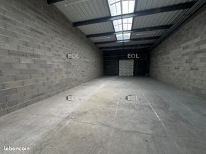 Local d'activité 168 m²