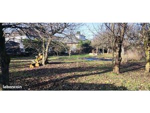 Beau terrain constructible dans un quartier pavillonnaire