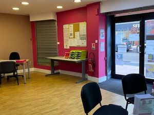 Local commercial 60m² avec réserve