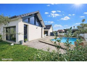 Belle maison contemporaine à Artiguelouve