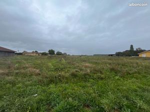 Terrain 1 900 m² Saint Yaguen