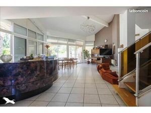 Villa 6 pièces 183 m²