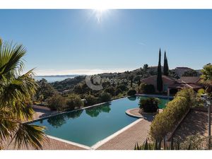 MAGNIFIQUE REZ DE JARDIN VUE MER