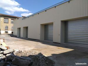 Local entrepot 180 m2