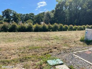 Terrain constructible de 581 m2 au fond d une impasse