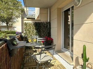 T2 46 m² avec terrasse – Vendu meublé – Parking – Roye