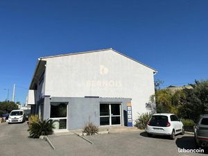 Local commercial 230 m²