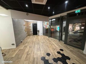 Local commercial hyper centre Mayenne