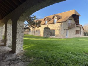 Entre Pacy-sur-Eure et Bonnières-sur-Seine.