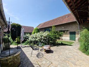 Fermette individuelle de 280 m2  5 chambres  sur 4016 m2 à B