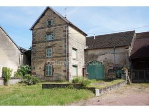 Maison en pierres (ancienne ferme) avec grange et écurie sur terrain de 24.76 ares